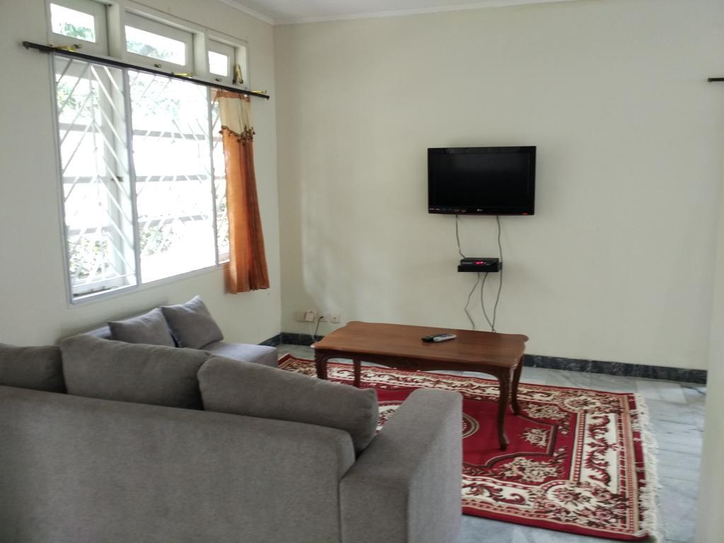 Villa Sabrina Bumi Ciherang Panjaweujan Екстер'єр фото